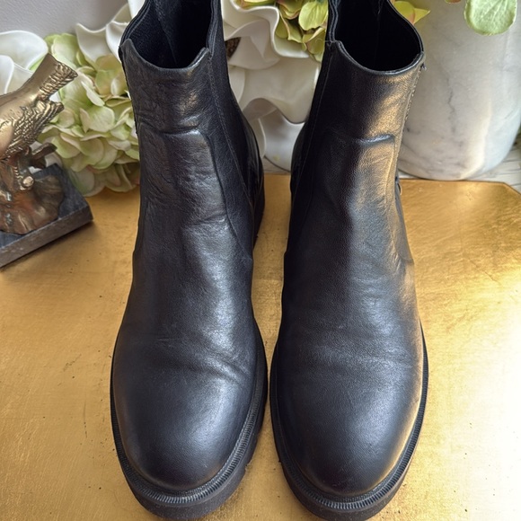 Frye Allison Chelsea Boot - Picture 5 of 16